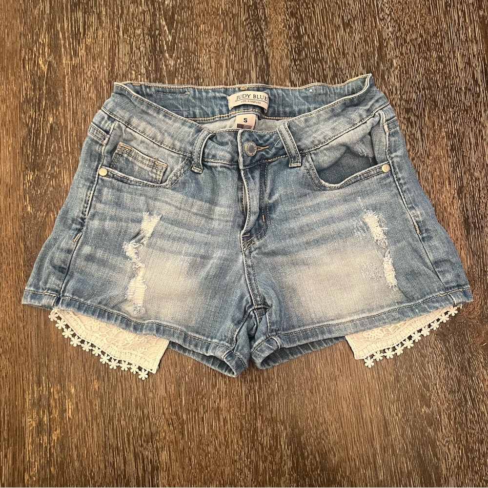 Judy Blue Distressed Light Wash Denim Jean Shorts Size SMALL